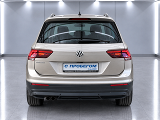 2018 Volkswagen Tiguan II, бежевый, 2150000 рублей, вид 3