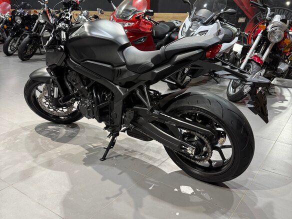 2023 Honda CB 650R, чёрный, 785000 рублей - вид 14