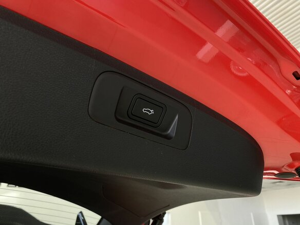 2024 Geely Coolray I Рестайлинг, красный, 1949900 рублей - вид 11