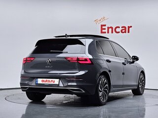 2022 Volkswagen Golf VIII, серый, 1990000 рублей, вид 3