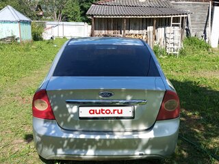 2008 Ford Focus II Рестайлинг, серебристый, 320000 рублей, вид 4