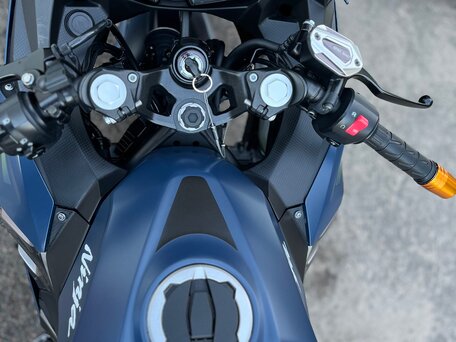 2021 Kawasaki Ninja 400, синий, 600000 рублей, вид 3
