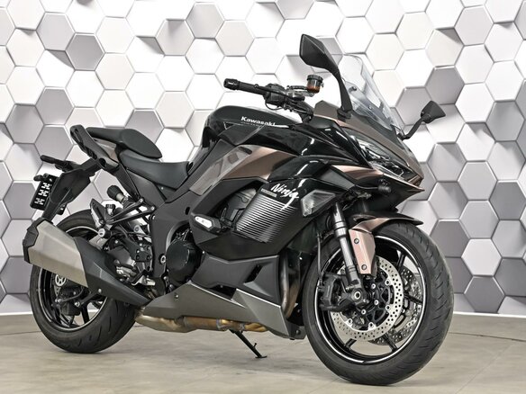 2023 Kawasaki Ninja 1000 SX, чёрный