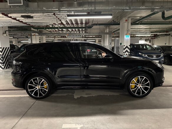 2018 Porsche Cayenne Turbo III, чёрный, 7800000 рублей - вид 10