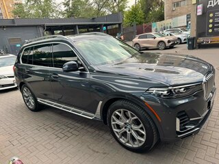 2019 BMW X7 M50i I (G07), серый, 6500000 рублей, вид 3