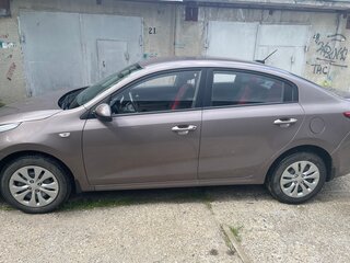 2018 Kia Rio IV, коричневый, 1450000 рублей, вид 3