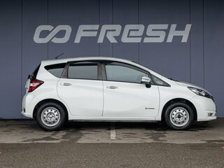 2019 Nissan Note e-Power II Рестайлинг, белый, 1600000 рублей, вид 5