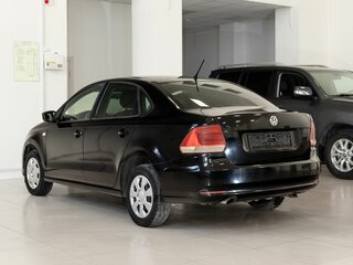 2016 Volkswagen Polo V Рестайлинг, чёрный, 700000 рублей, вид 4