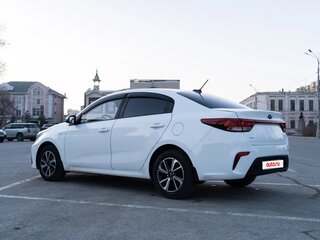 2017 Kia Rio IV, белый, 1190000 рублей, вид 3