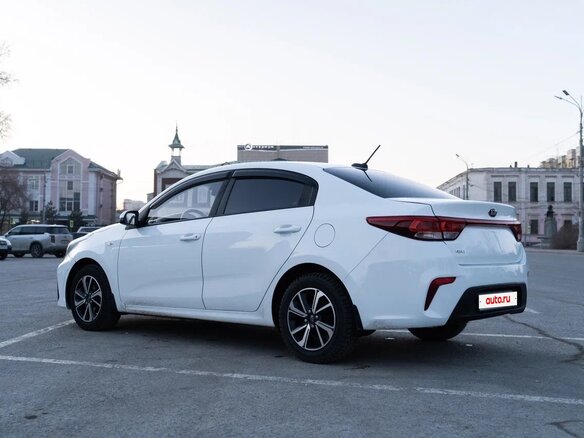 2017 Kia Rio IV, белый, 1150000 рублей - вид 2