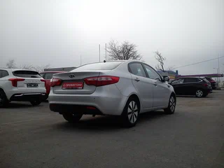 2012 Kia Rio 4-speed III, серебристый, 900000 рублей, вид 5