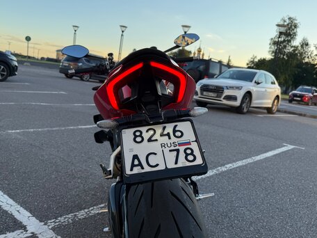 2021 Ducati Streetfighter V4, красный, 1800000 рублей, вид 5