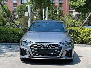 2023 Audi A3 Sportback 35 TFSI IV (8Y), серебристый, 1920100 рублей, вид 2