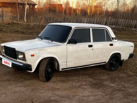 2003 Lada (ВАЗ) 2107, белый, 165000 рублей