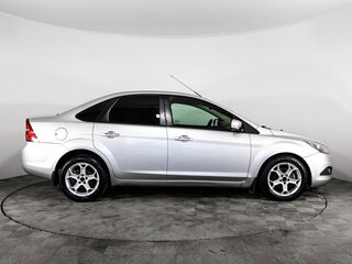 2010 Ford Focus II Рестайлинг, серебристый, 475000 рублей, вид 4