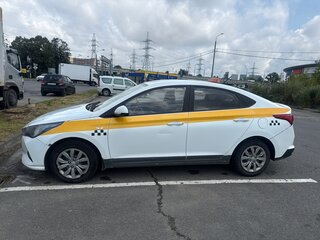 2020 Hyundai Solaris II Рестайлинг, белый, 950000 рублей, вид 4