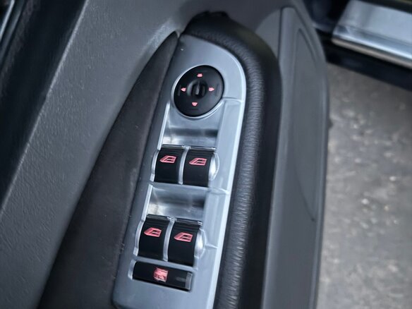 2008 Ford Focus II Рестайлинг, чёрный, 650000 рублей - вид 12