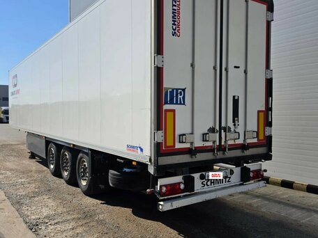 2018 Schmitz Cargobull SKO, белый, 4700000 рублей, вид 3