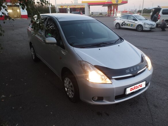 2003 Toyota Wish I, серебристый, 600000 рублей - вид 3