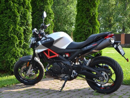 2020 Aprilia SL 900 Shiver, серебристый, 1050000 рублей, вид 1