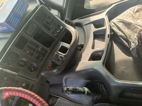 2005 Scania 4-Series, красный, 2400000 рублей - вид 21