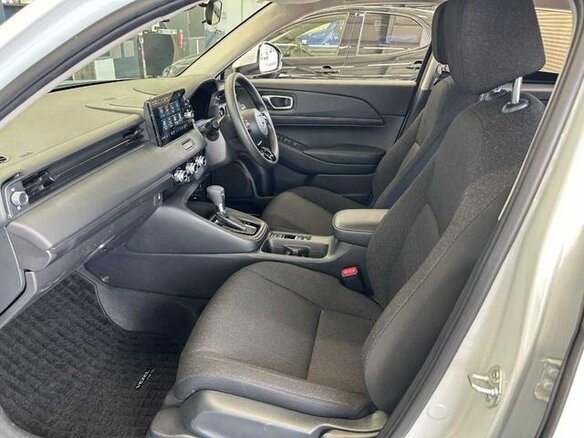2022 Honda Vezel II, белый, 1720000 рублей - вид 11