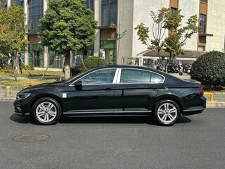 2025 Volkswagen Magotan B8 Рестайлинг, чёрный, 2423000 рублей, вид 3
