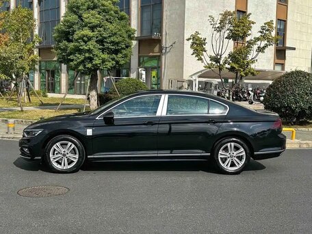 2025 Volkswagen Magotan B8 Рестайлинг, чёрный, 2423000 рублей, вид 3