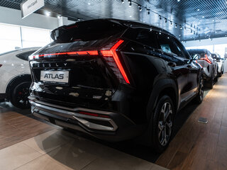 2026 Geely Atlas II, чёрный, 3607300 рублей, вид 5