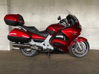 2011 Honda ST 1300, красный, 850000 рублей, вид 1