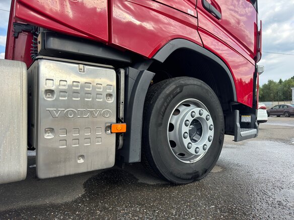 2018 Volvo FH, красный, 8790000 рублей - вид 8