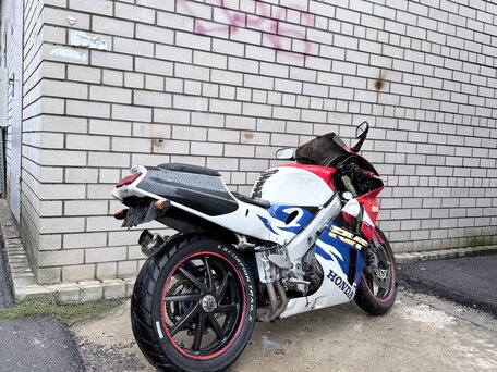 1996 Honda RVF 400, красный, 210000 рублей, вид 1