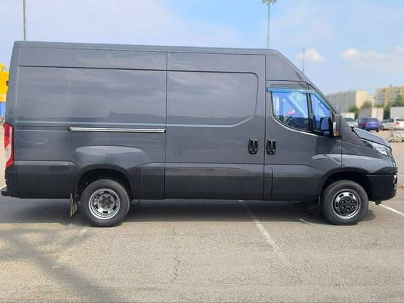 2020 Iveco Daily, серый, 3800000 рублей - вид 6