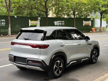 2025 BYD Yuan Up 45.12 kWh, серебристый, 1750000 рублей, вид 4