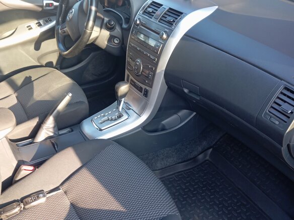 2012 Toyota Corolla X (E140, E150) Рестайлинг, чёрный, 1200000 рублей - вид 6
