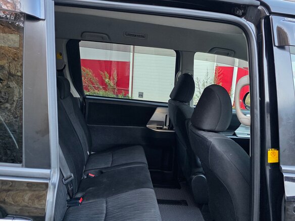 2013 Toyota Noah II (R70), чёрный - вид 12