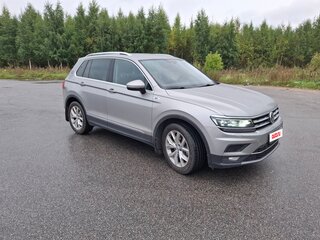 2017 Volkswagen Tiguan II, серебристый, 2350000 рублей, вид 2
