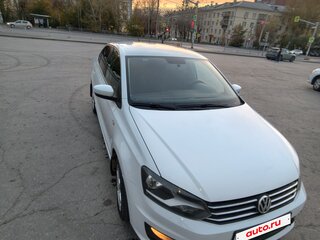 2015 Volkswagen Polo V Рестайлинг, белый, 890000 рублей, вид 3