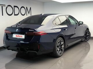 2024 BMW 5 серии 520d xDrive VIII (G60/G61/G68), синий, 11500000 рублей, вид 2