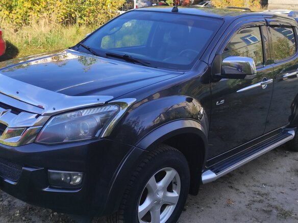 2017 Isuzu D-Max II, чёрный, 2800000 рублей