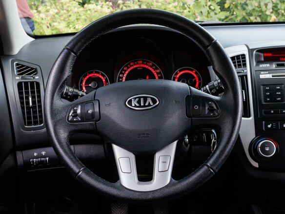 2010 Kia Ceed I Рестайлинг, серебристый - вид 13