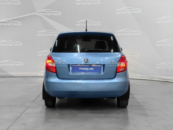 2013 Skoda Fabia II Рестайлинг, голубой, 670000 рублей - вид 4
