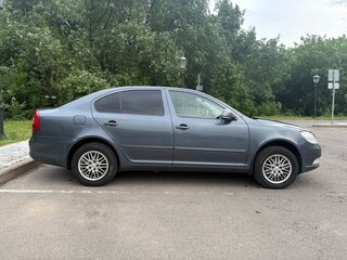 2013 Skoda Octavia II (A5) Рестайлинг, серый, 849000 рублей, вид 3
