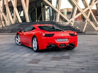 2010 Ferrari 458 Italia, красный, 16500000 рублей, вид 4