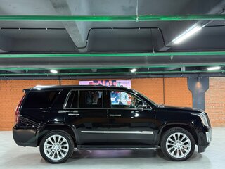 2020 Cadillac Escalade IV, чёрный, 5450000 рублей, вид 5