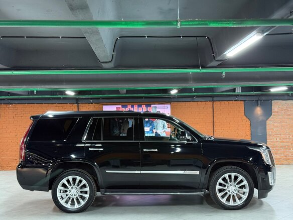 2020 Cadillac Escalade IV, чёрный - вид 4