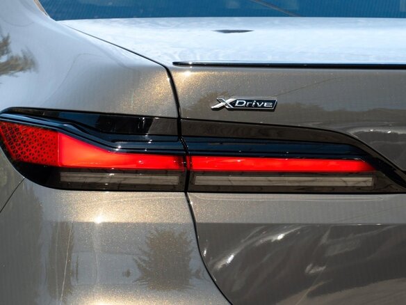 2025 BMW 7 серии 740d xDrive VII (G70), серый - вид 6