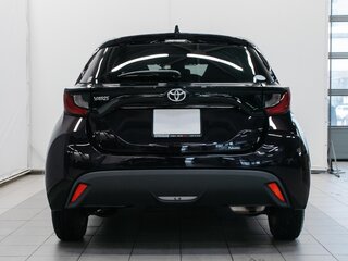 2020 Toyota Yaris IV, фиолетовый, 1500000 рублей, вид 4