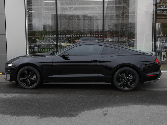 2022 Ford Mustang VI Рестайлинг, чёрный, 3750000 рублей - вид 7