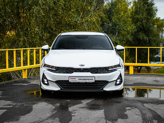2021 Kia K5 III, белый, 2349999 рублей, вид 2